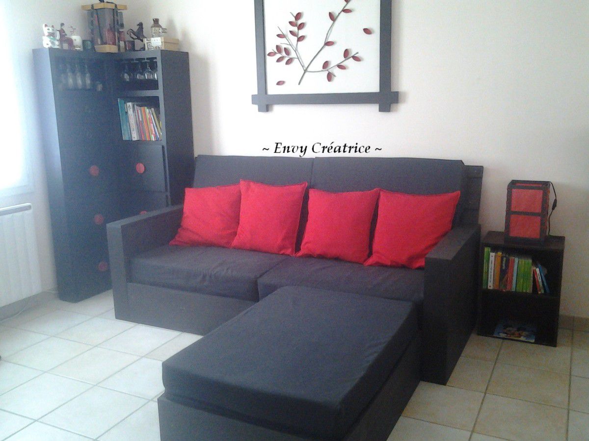 Mon canapé en palette terminé (avec son tuto et les plans) - Le blog de  Envy Créatrice