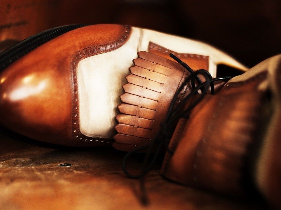 Le soulier de golf par Berluti. En toute simplicit . Lyon au