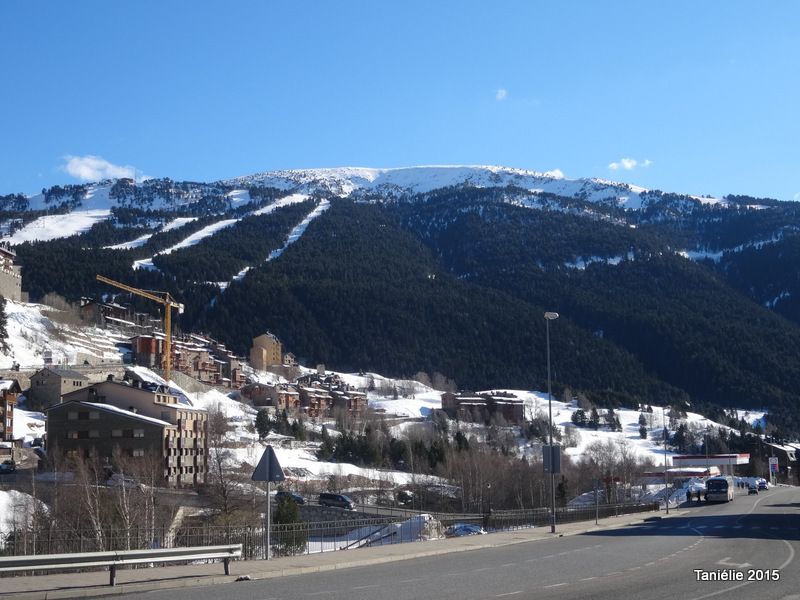 Au Pas de la Case, en Andorre Une belle journée ici ou là