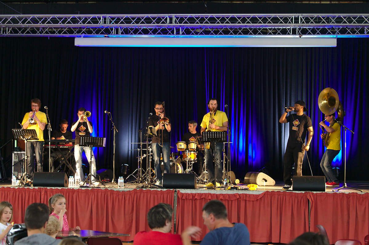 2015-06-12 Tambourinis 2015 : "112 Brass Band" à Selongey