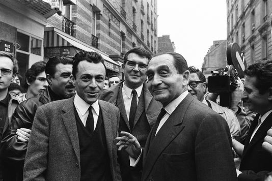 Michel Rocard et Pierre Mendès France, lors d’un rassemblement de la gauche, à Paris, le 27 mai 1968. FONDATION GILLES CARON/GAMMA