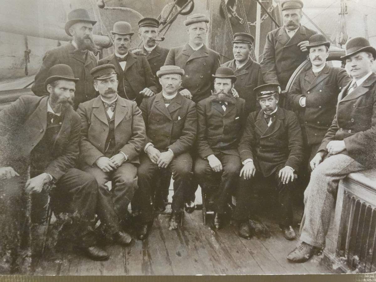 Amundsen, Nansen, l'équipage du FRAM
