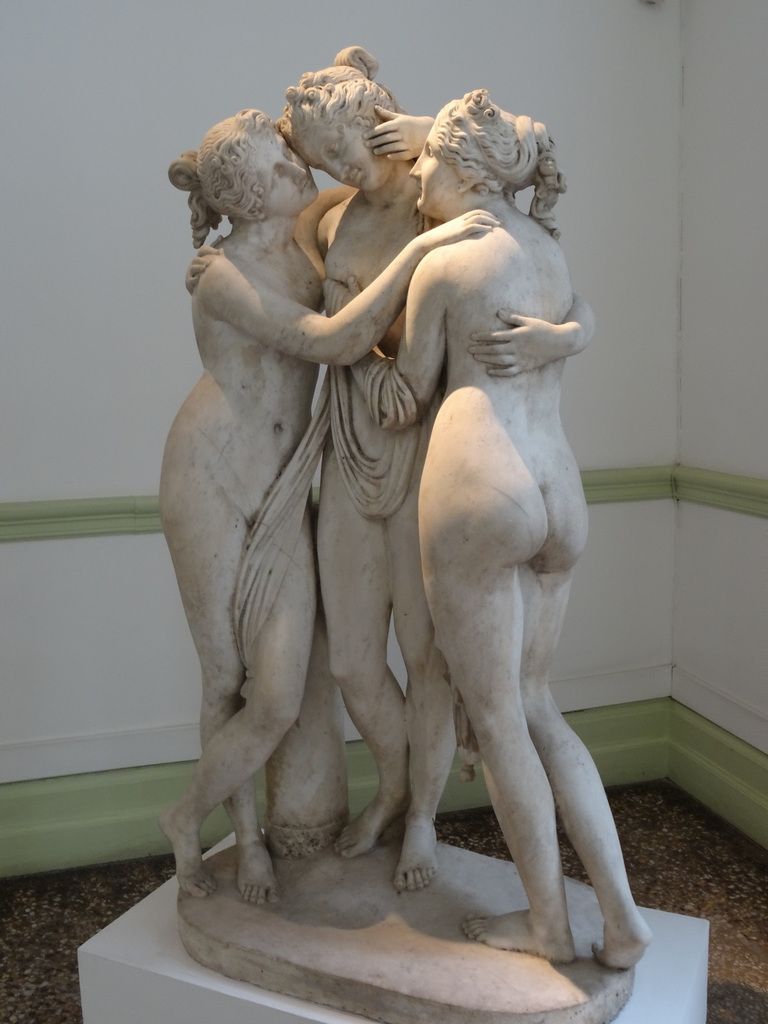 Anne Devroye-Stilz  Conservateur du   Musée des Beaux-Arts - Statues et tableau de Jules Chéret