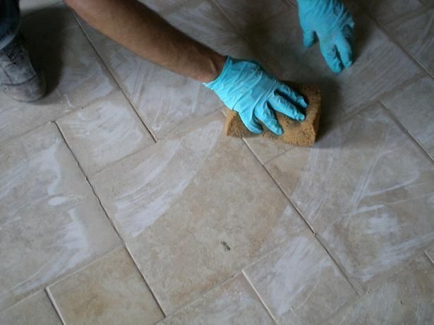 Pulire le fughe dei pavimenti: consigli per sbiancarle salute e ... Pulire i pavimenti