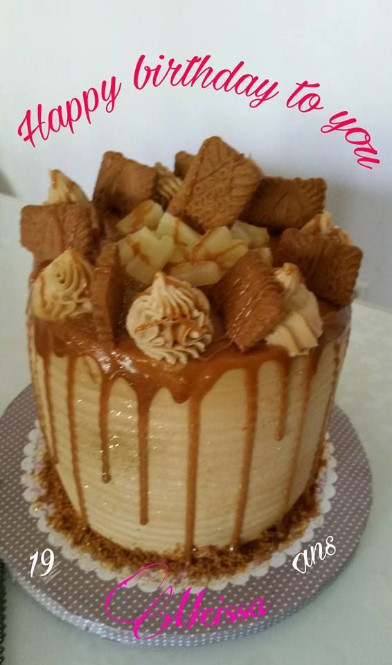 Layer cake aux poires et caramel