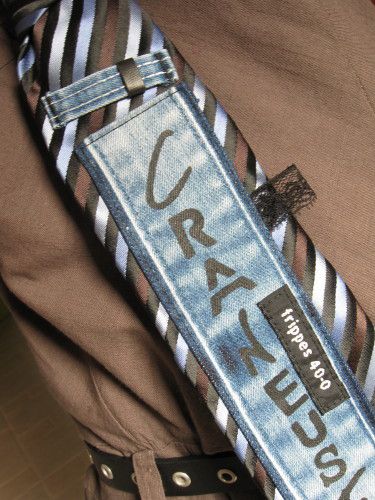 colliers en cravate recyclée : crâneuse ou fée?