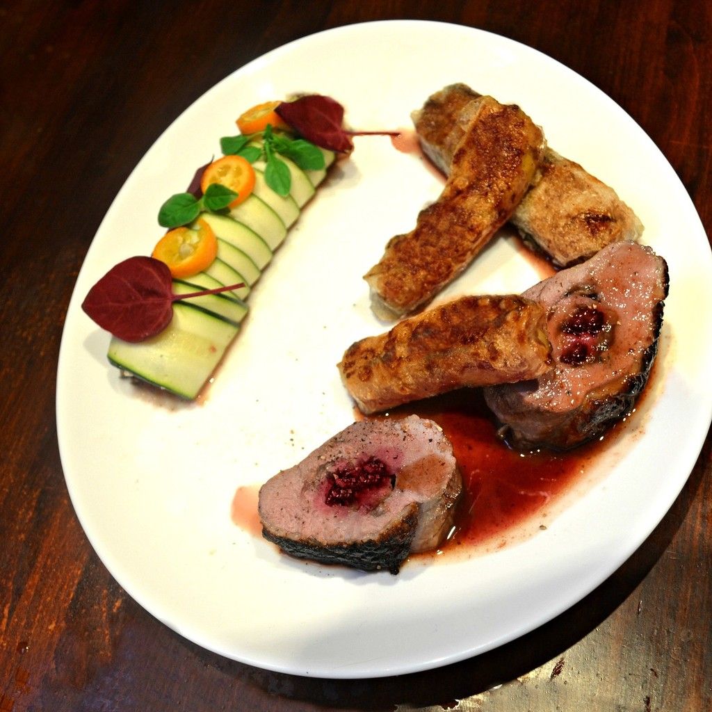 Magret De Canard Aux Cerises Et Porto Ballotine de canard aux cerises, Nems de Canard et Cannelloni de courgette  - Blog Culinaire