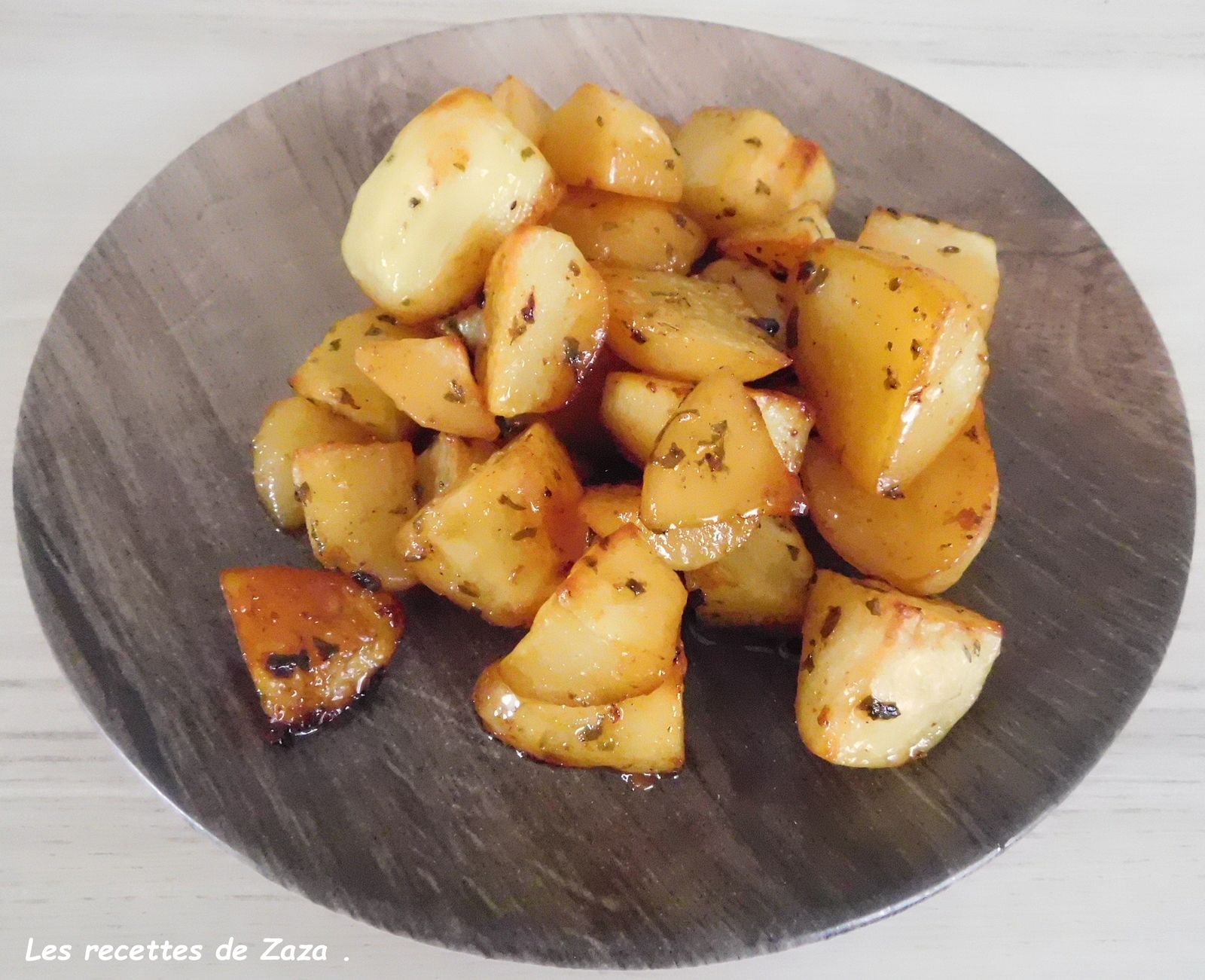 Pommes de terre persillées au four - Les recettes de Zaza .