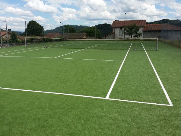 Court de tennis / terrain multisport