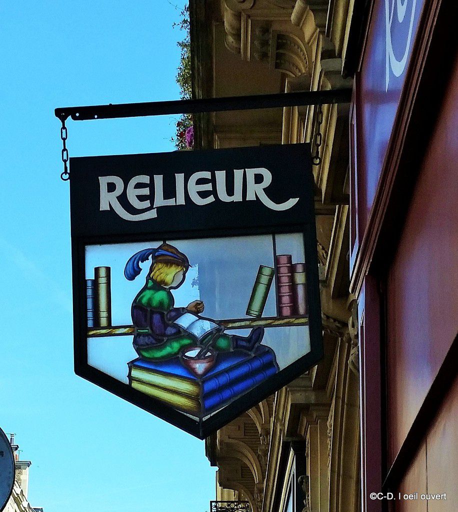 Relieur - Paris
