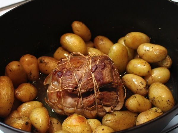 Rôti de veau en cocotte aux pommes de terre grenaille - Figue & Sardine