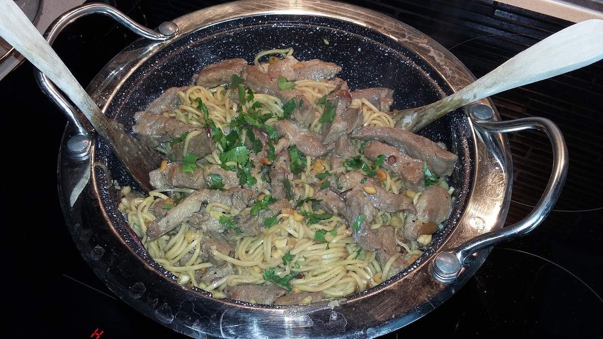 Porc aux cacahuètes et coriandre