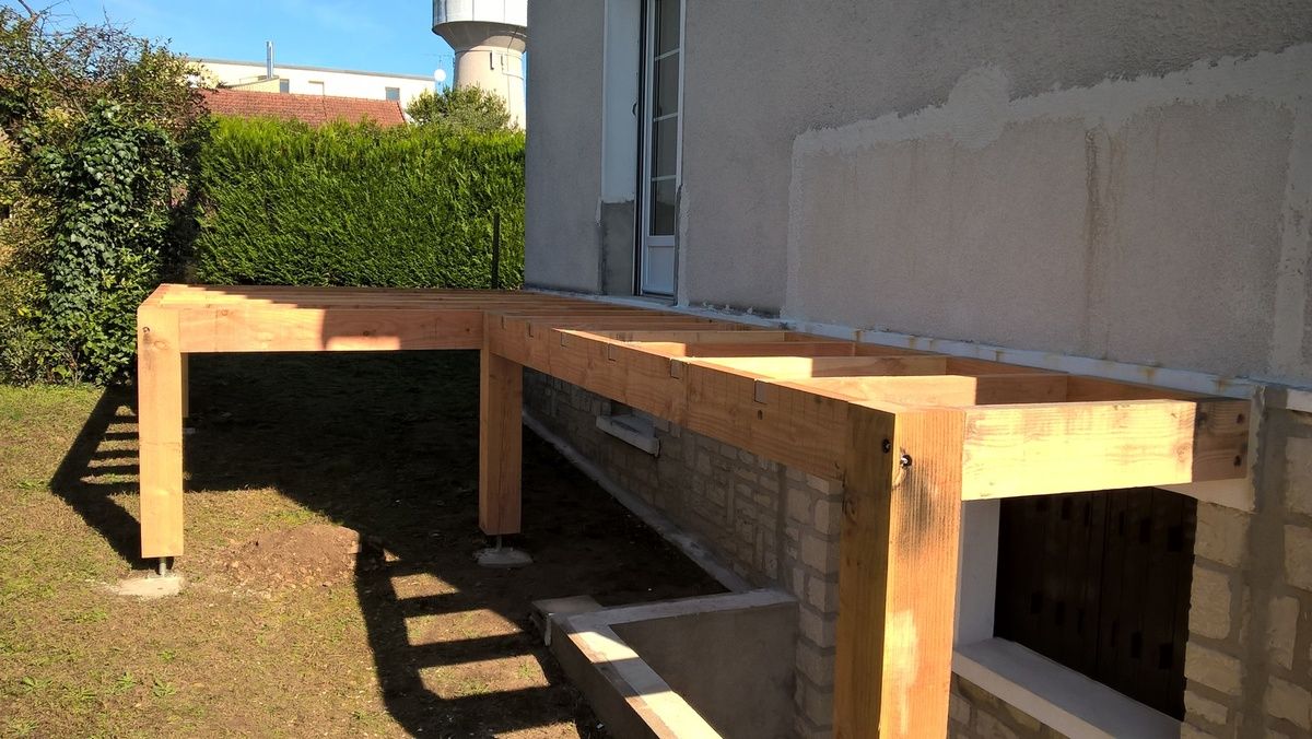 Terrasse bois rambarde bois, aluminium, fil métallique KALIKASAN Terrasse bois rambarde bois, aluminium, fil métallique KALIKASAN