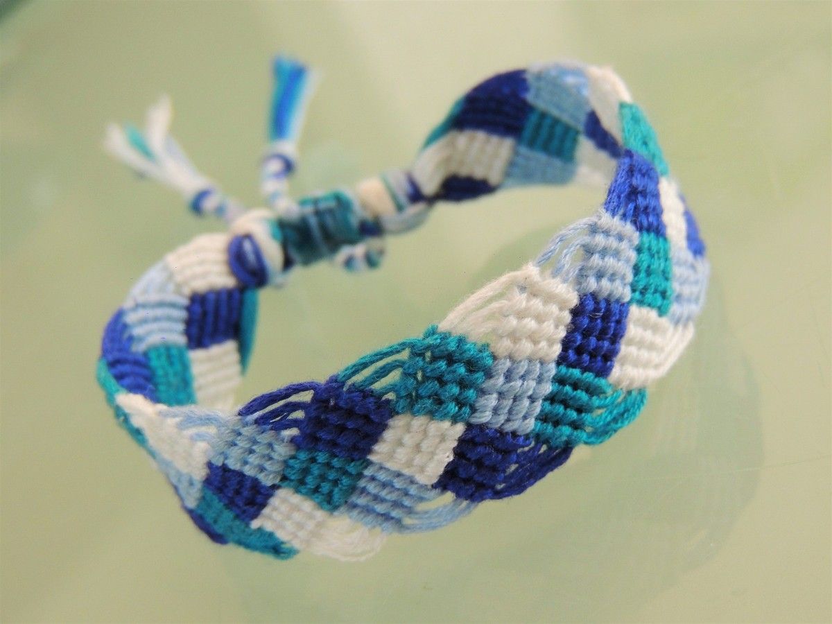 Bracelet Brésilien Tuto 4 Fils bracelet brésilien motif damier 4 couleurs bleu - les confections de  laurence