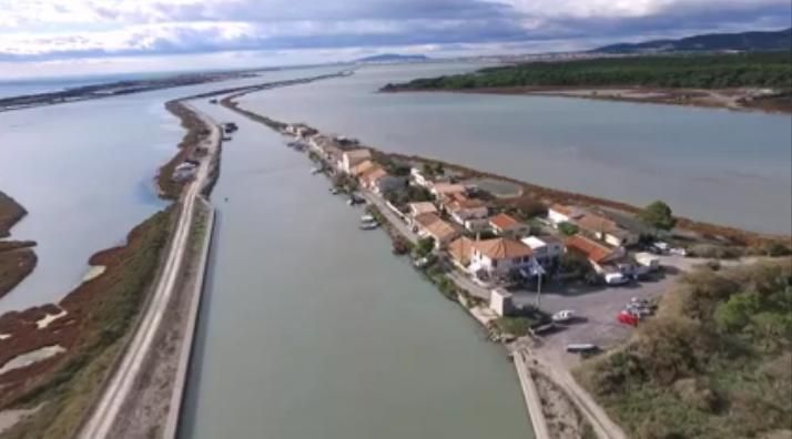 Les Aresquiers vus du ciel