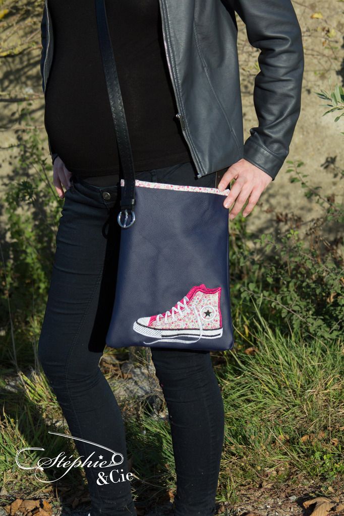 Un sac bandouli re Converse St phie et Cie