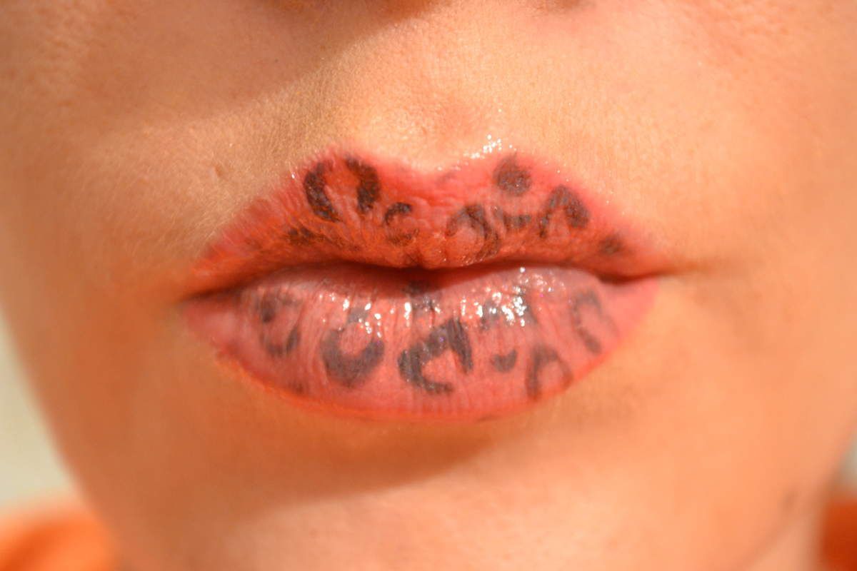 Tutorial for lip art, lip art, leopard lip art, leopard lips, tuto lip art, how to lip art, lips concealer, nude lips, pochoir pour lip art, stencil for lip art, chanel, eyes lips and face, elf, tutorial lip art, lips art, made in france, 3d printend, imprimé en 3d