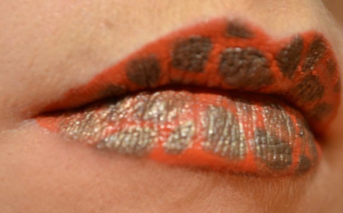 lipkitbykylie, kyliecosmetics, kylielipkit, #22, rouge à lèvres, red lipstick, red lips, matte lipstick, lip art, lips art, giraffe lips, giraffe pattern, lips art stencil, pochoir lips art, levres girafe