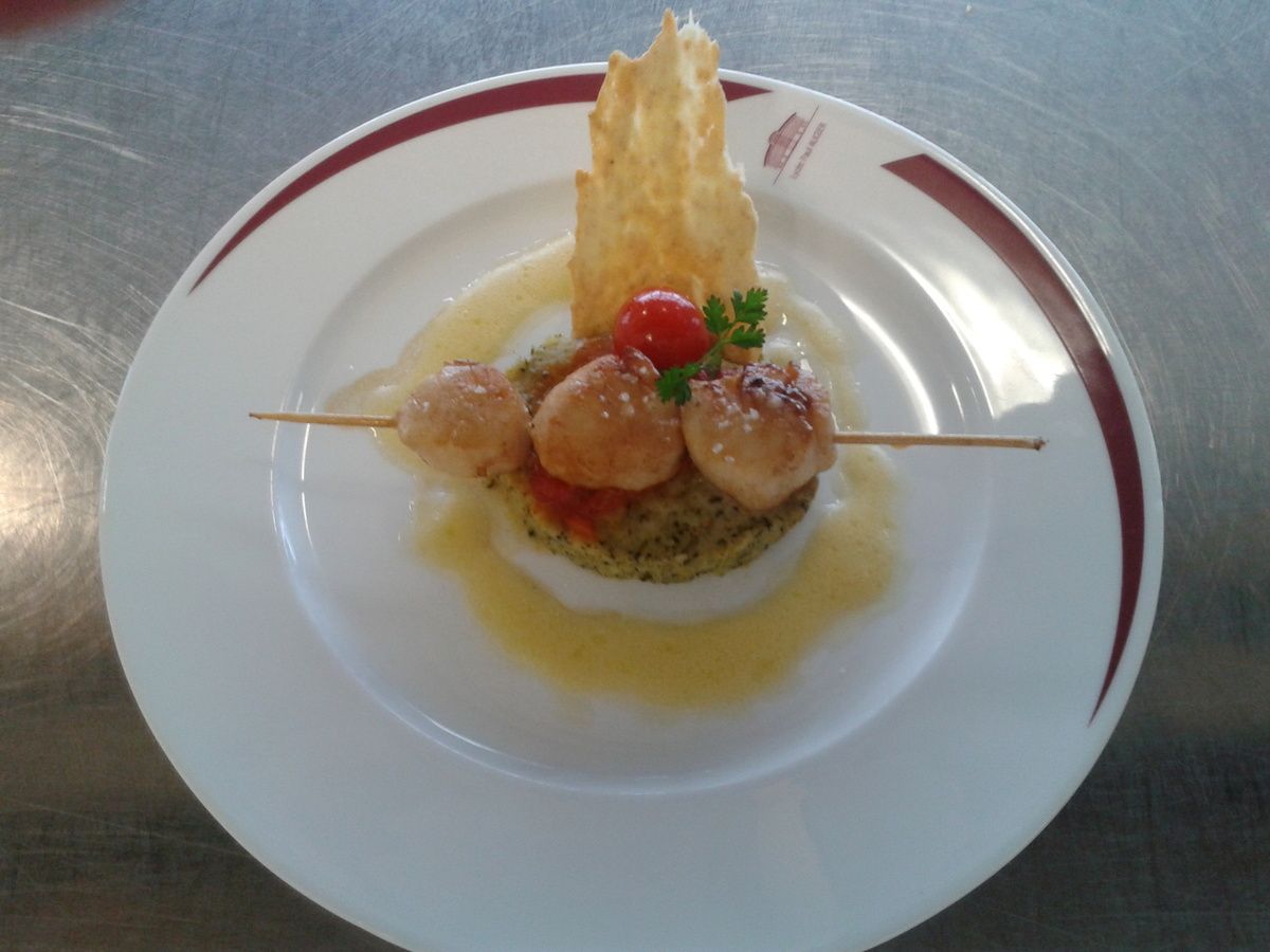 Brochette De St Jacques Et Sa Puree De Brocolis A L Huile De