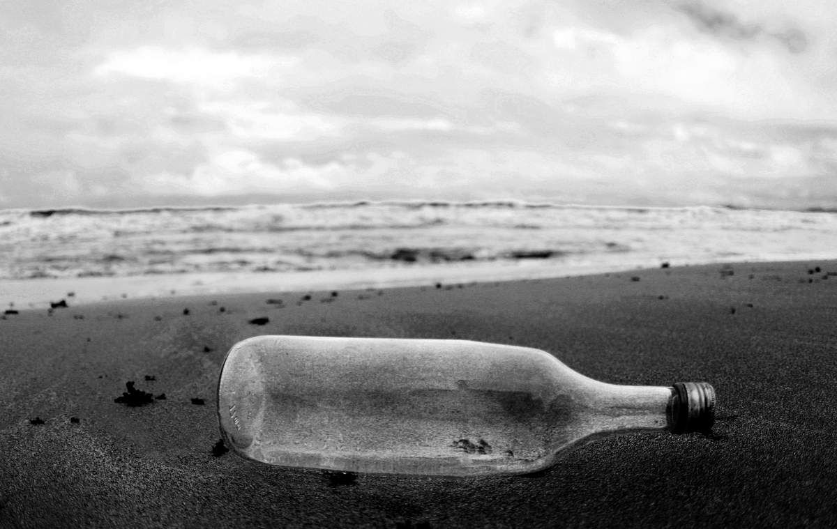 Je Jette Une Bouteille à La Mer Une bouteille à la mer - Á coup d'encre