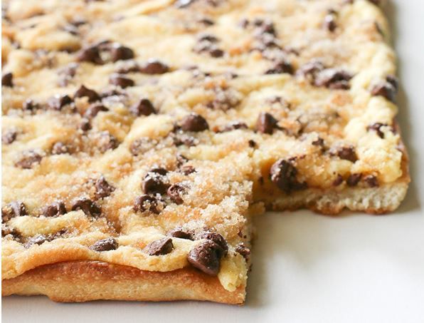 Cách làm bánh pizza-ngot-chocolate-chip-siêu-ngon