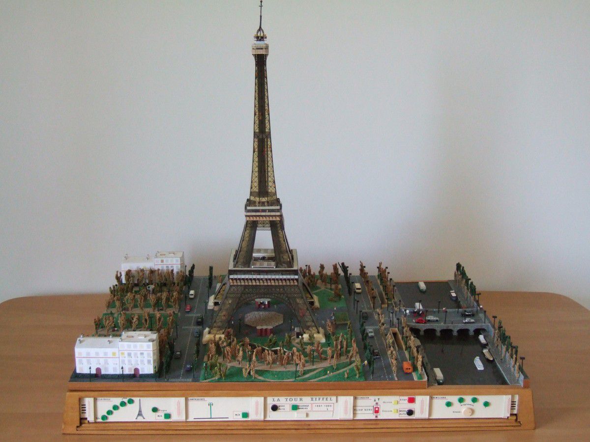 La Tour Eiffel - Vue d'ensemble