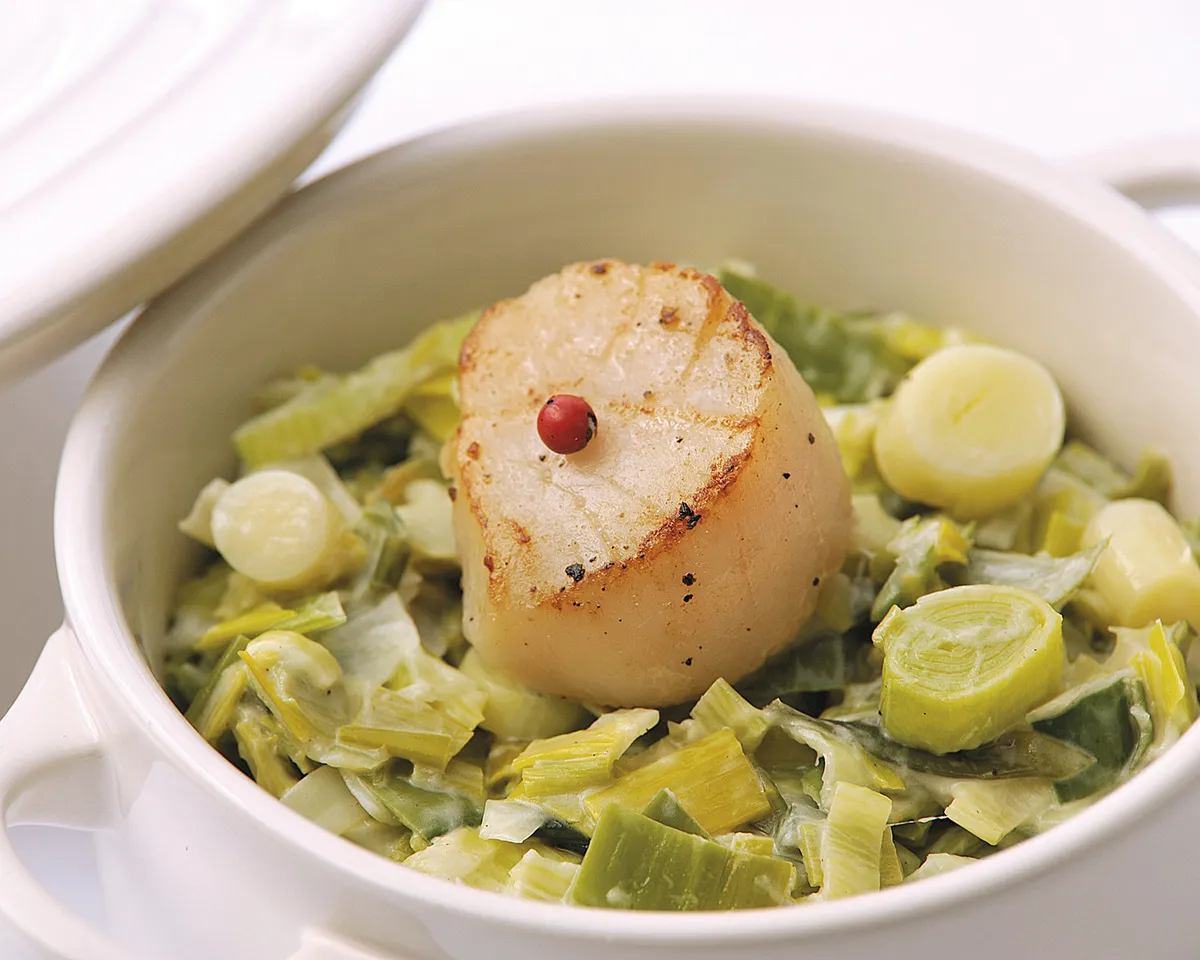 Saint Jacques Au Noilly Prat Sur Lit De Poireaux Coquille Saint Jacques Au Poireaux at Annabelle Raggatt blog