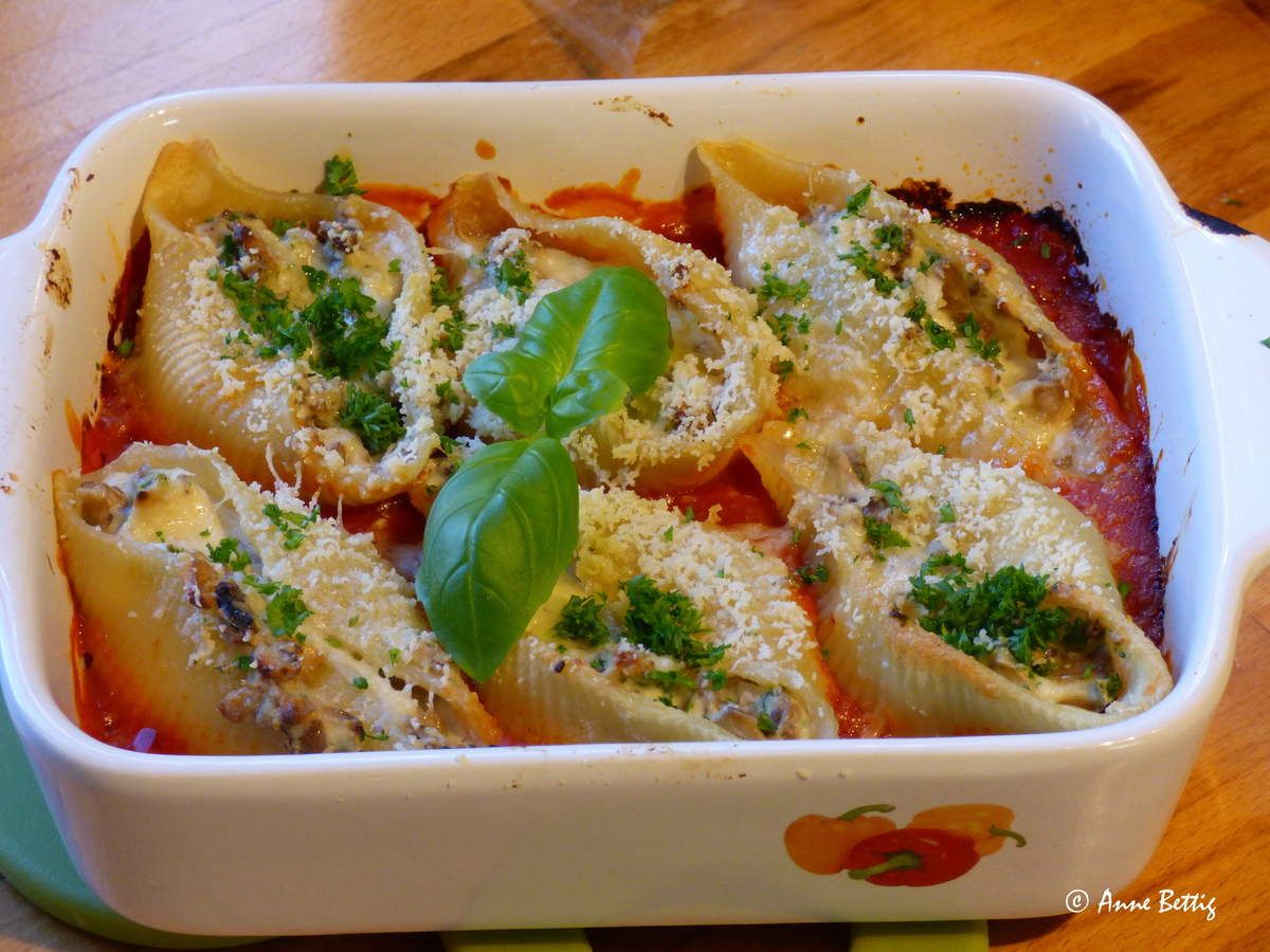 Recette Conchiglioni Farcis Viande Hachée Ricotta Conchiglioni gratinés, farce aux champignons et ricotta - La cuisine toute  simple de Mamita