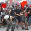 Glezos : "Je demande au Peuple Grec de me pardonner d’avoir contribué à cette illusion"