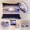 C'est pas trop chou: une manchette pour maman et le bracelet assortis pour la fille: