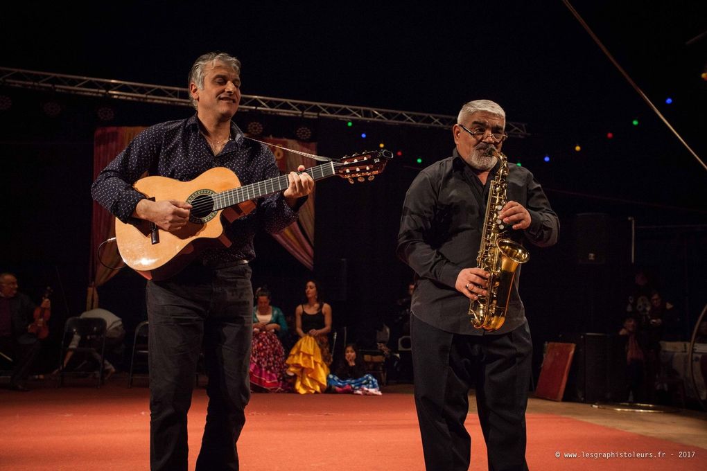 Les artistes du Cirque Romanès 