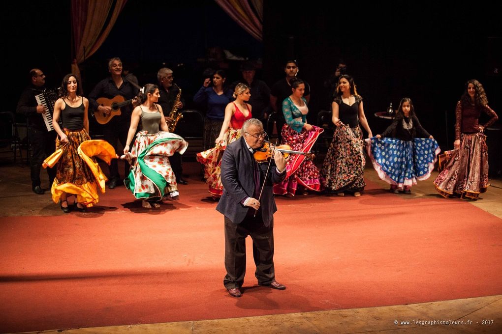 Les artistes du Cirque Romanès 