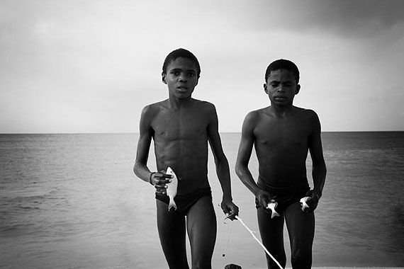 DEPARA LEMVU JOÃO, o histórico fotógrafo africano, foi natural de Makela do Zombo