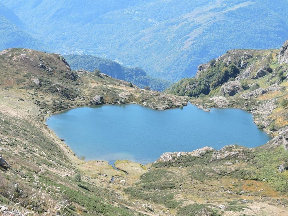 Laisser défilé les photos - Etang d'Appy altitude 1734 m dénivelé 750 m, temps estimé pour la rando 2 h 30. Se lac dégèle tôt dans la saison ce qui permet aux truites de bien se nourrir, il y en encore de très belle mais là surpêche fait qu'elles sont aussi bien éduquer et donc difficile à prendre