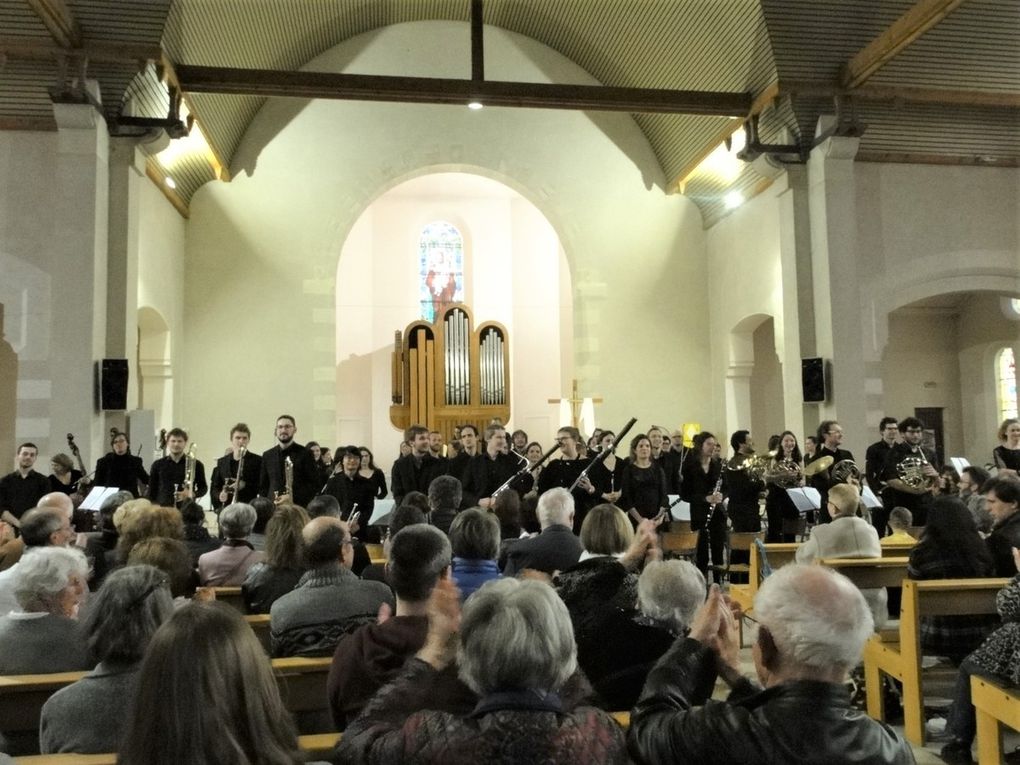 Diaporama :   Concert de l'EOD dirigé par... 3 jeunes musiciens de l'orchestre !