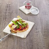 Tarte fine à l’oignon, roquette, légumes confits