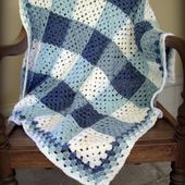 Plaid aux carrés Granny et sa grille gratuite ! - Modèles pour Bébé au Crochet