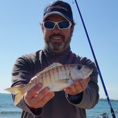 Olivier et son beau marbré - Dorade Surfcasting