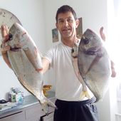 Joël s'éclate à la tombée d'un coup de mer - Dorade Surfcasting