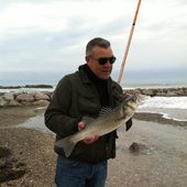 Philippe et son premier loup de 2kg - Dorade Surfcasting