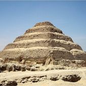 Le complexe funéraire de Djoser et la pyramide à degrés - ArteHistoire