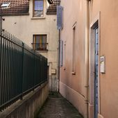 S'aventurer dans la ruelle..