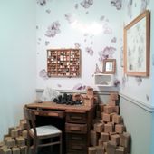 A bitter sweet legacy, une exposition conçue comme une mise en scène par Sandra Aubry et Sebastien Bourg.