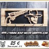Porte-clés Mural : Le Bon / The Good ( Clint Eastwood ) - Idée cadeau pour les noces de Bois & noces de Cuir. Tableaux et Portraits personnalisés réalisés de manière Artisanale: un cadeau unique et original.