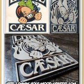 Little Caesar's wood art cut - Idée cadeau pour anniversaire de mariage et porte-clés personnalisés bois et plexiglass