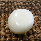 Les perles-pierres du collier pour construire un monde meilleur - coco Magnanville