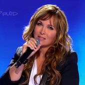 Hélène Ségara dans Les chansons d'abord spéciale Joe Dassin