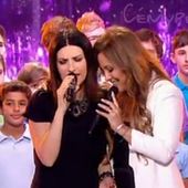 Hélène Ségara et Laura Pausini dans 300 choeurs pour les fêtes : les artistes font leur show