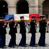 Hommage et déplorables absences