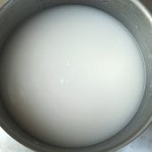 Lessive à base de savon liquide potasse/soude 100% coco dilué à la lessive de cendre